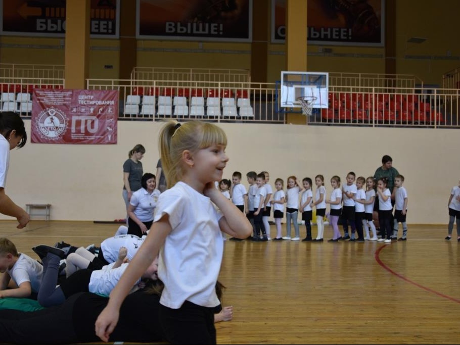 Центр тестирования ВФСК ГТО поздравляет жителей Подгоренского района с Днём детей!.